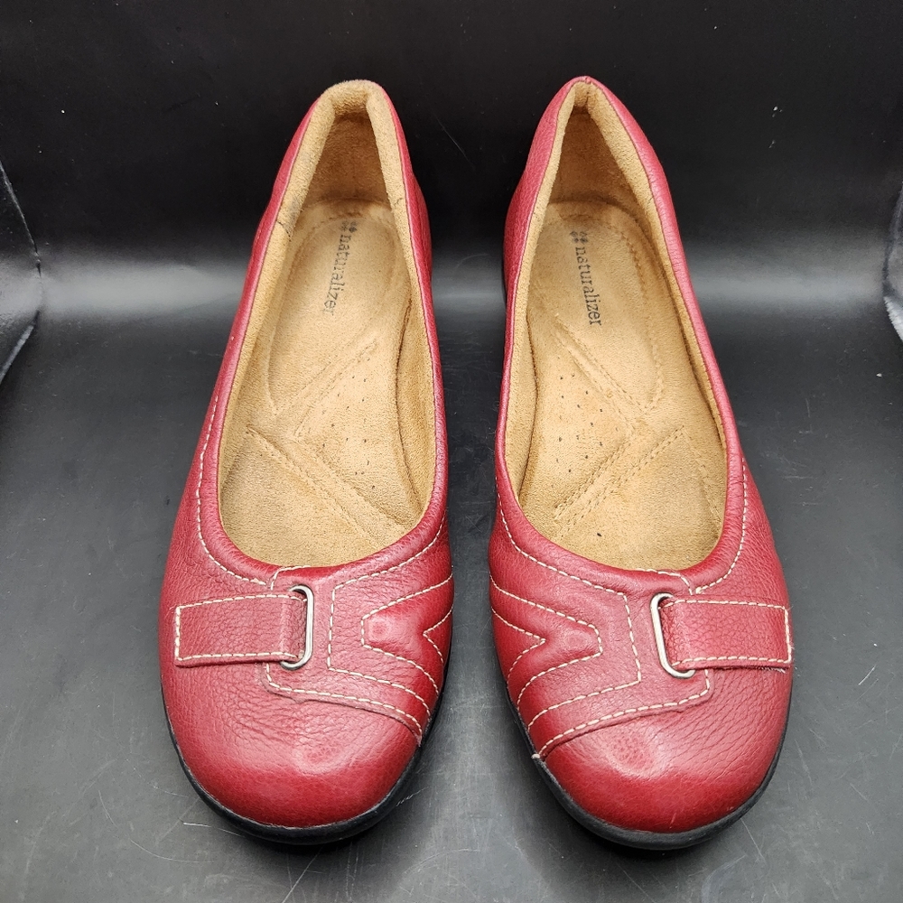 Naturalizer Red Leather Low Heel Slip On Shoes, Size 8M - Picture 2 of 8